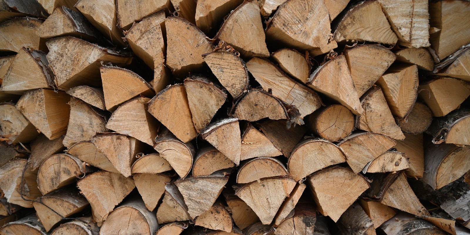 Fichtenbrennholz 25cm-33cm Scheite